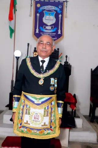 R W Bro Dr S K Agarwal